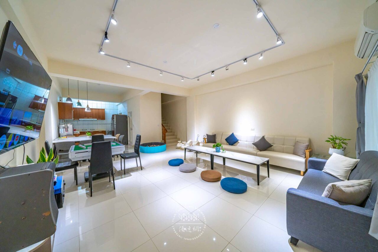 山月隨歸一館